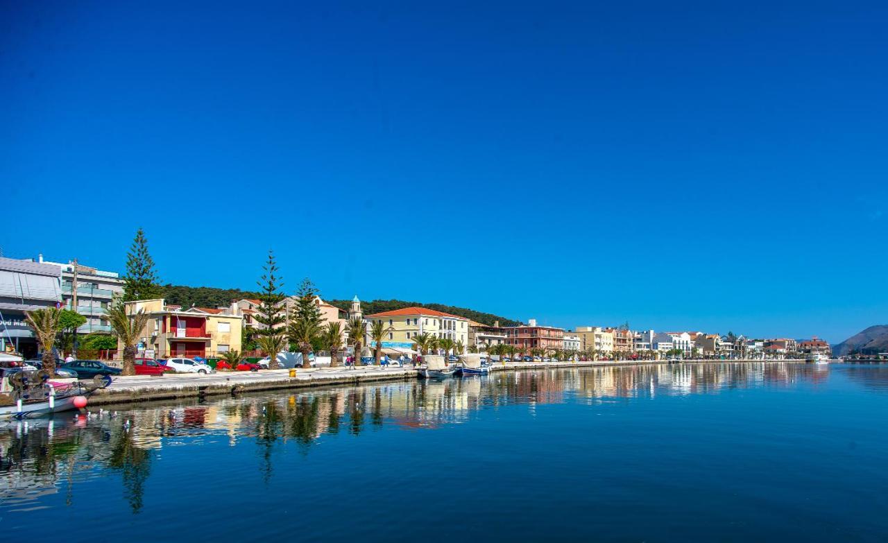 A & B Minimal Suite Ιι With Sea View In Argostoli Exteriör bild